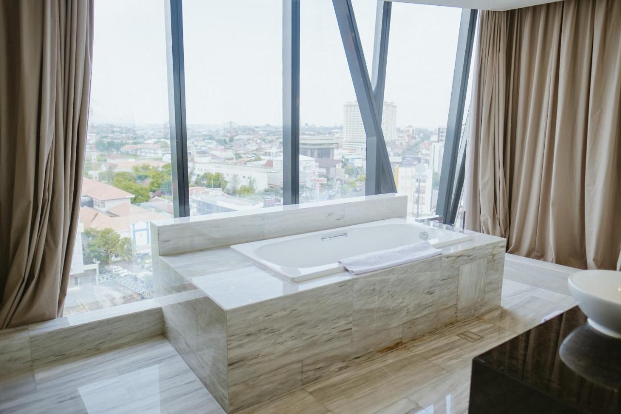 Po Hotel Semarang Kültér fotó