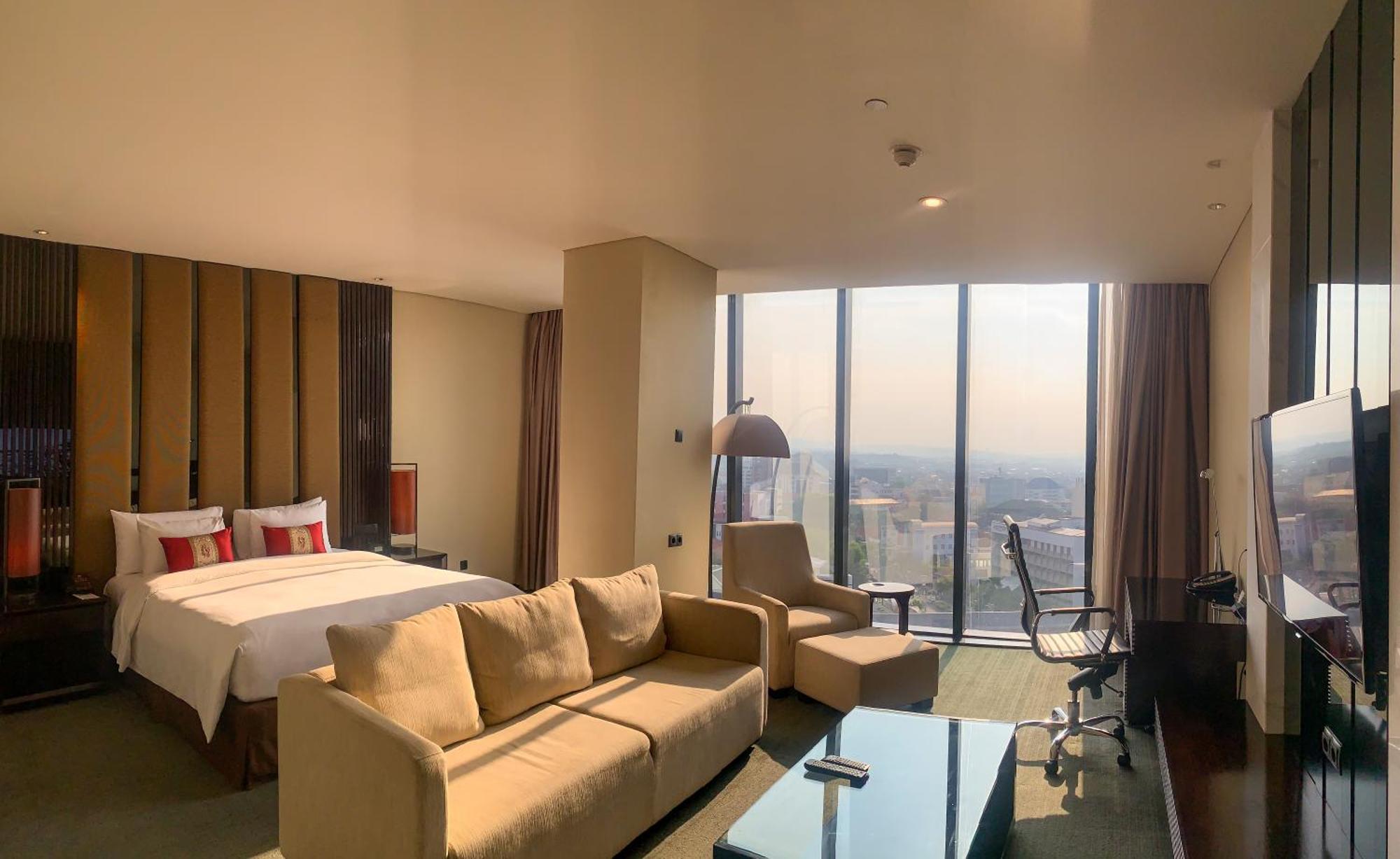 Po Hotel Semarang Kültér fotó