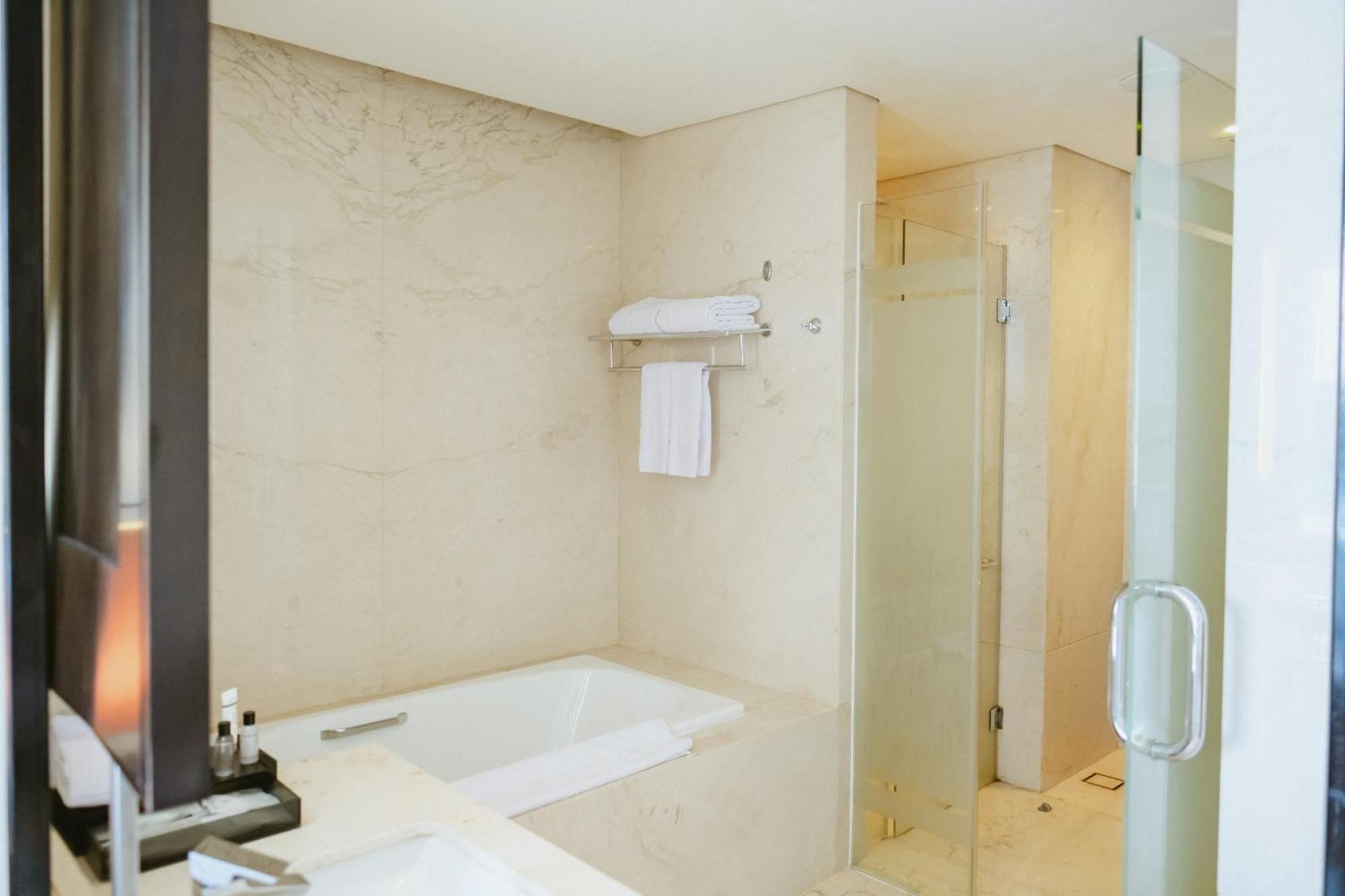 Po Hotel Semarang Kültér fotó