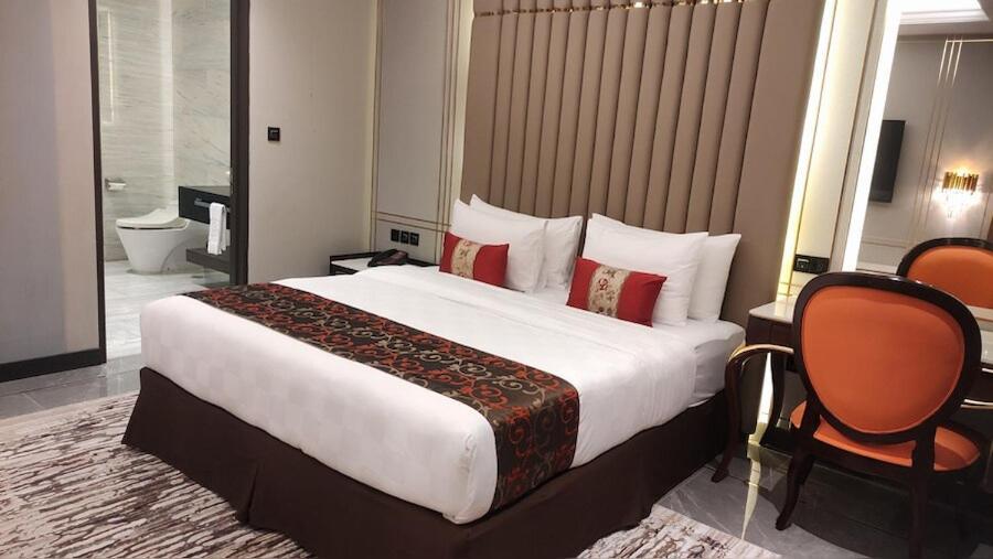 Po Hotel Semarang Kültér fotó