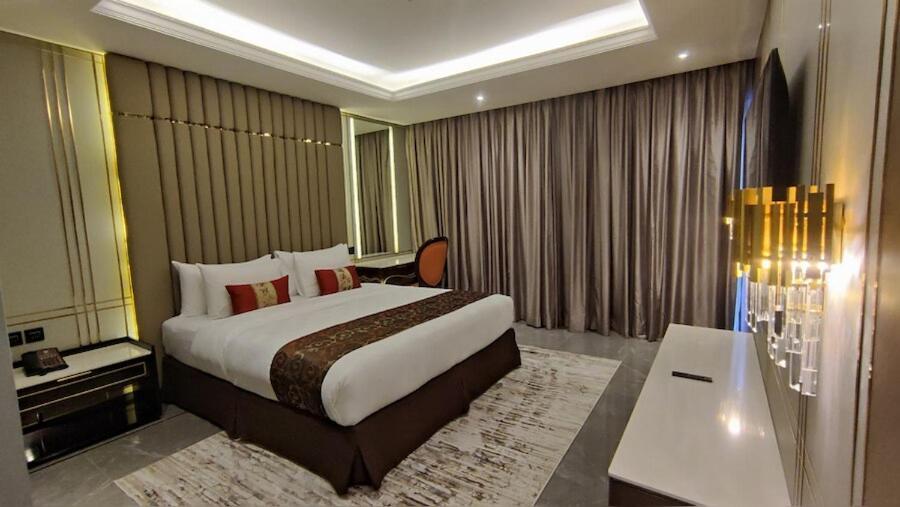 Po Hotel Semarang Kültér fotó