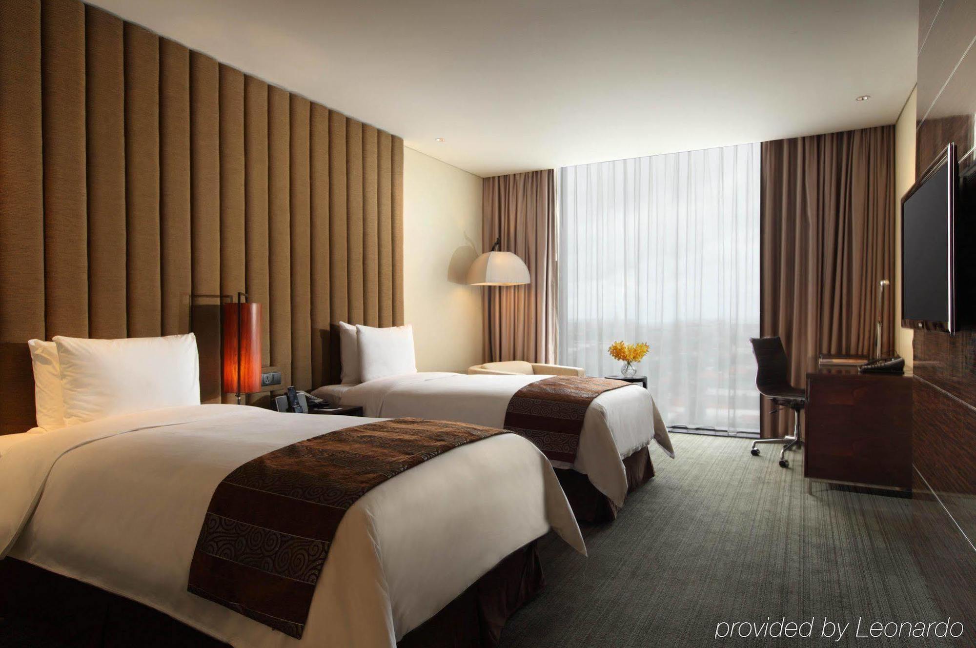 Po Hotel Semarang Kültér fotó