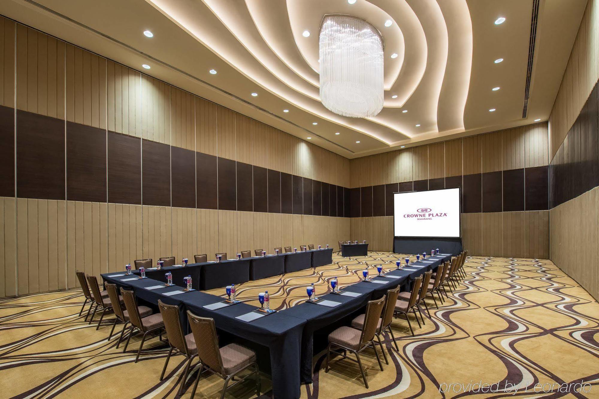 Po Hotel Semarang Kültér fotó