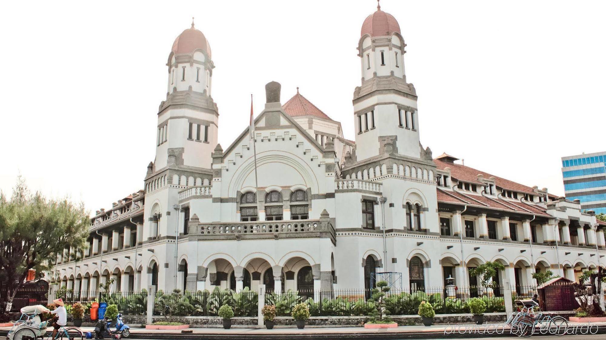 Po Hotel Semarang Kültér fotó